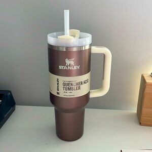 Brand New 40 oz Stanley Quencher